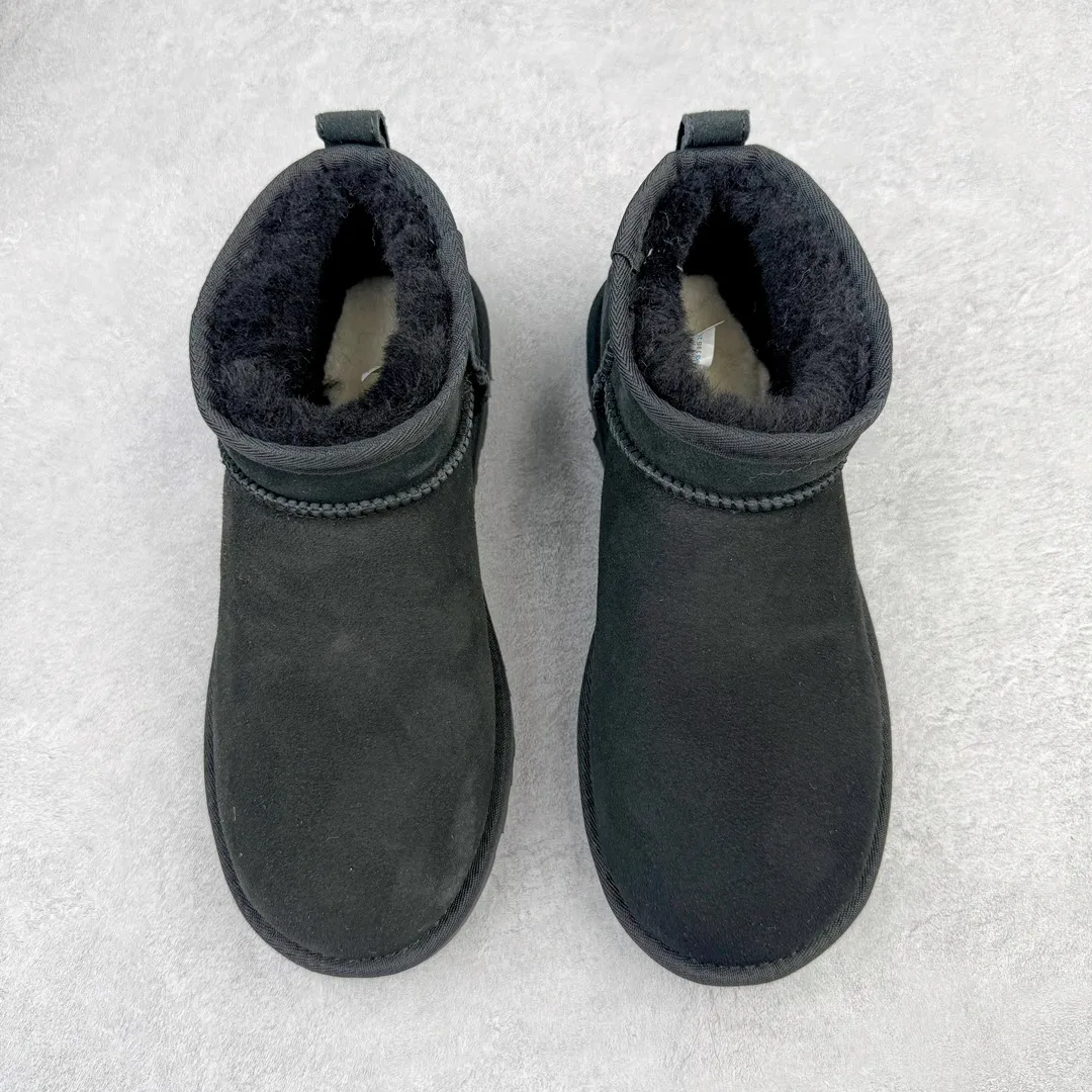 Pick up locally 💰520 UGG 6109 Zhou Dongyu Mini short boots, autumn and winter sheep fur integrated snow boots. All shoes are made from the same factory as ZP. Longfeng A-grade Australian imported sheep fur integrated men's and women's boots. Brand OEM production line. Fully follow the ZP process. OEM original pattern maker. Adhering to the principle of no original shoes and no development selection. Pay attention to every detail. The most authentic version on the market. TREADLITE "light wing" technology outsole. Lightweight/durable/flexible/pile type 35 36 37 38 39 40 41 42 43 44 45 Coding: by2936060